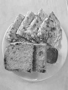Bell Pepper Omelette With Multigrain Bread