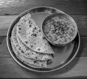 Plain Roti (4Pcs) With Dal Fry