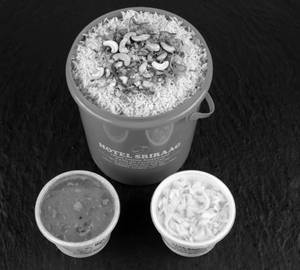 Bucket Chicken Biriyani (Servs 6)