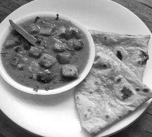 Paneer Chilli With 4 Ghee Tawa Roti ( 6 pcs paneer Chilli gravy )