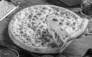 Double Cheese Margherita Pizza