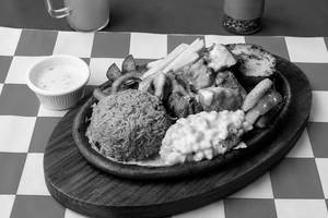 Roast Lamb Pepper With Mint Sauce Sizzler