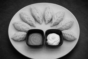 Steamed Paneer Momos (8 Pieces)