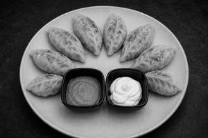 Paneer Pan Butter Momos (8 Pieces)