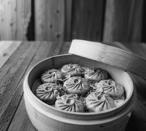 Steam Veg Momos (6 Pcs)