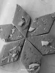 Kaju Gur Katli
