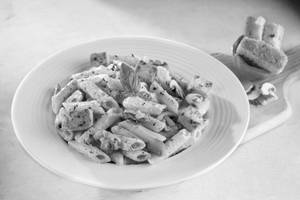 Creamy Chicken and Mushroom Pasta