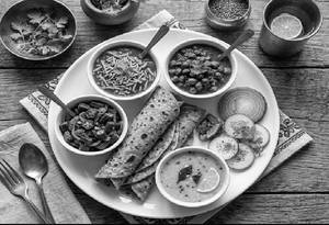 Special Gujarati Thepla Thali- ( Curry + Thepla) No Rice