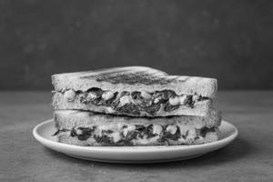 Spinach & Corn Sandwich (serve : 4 Pcs.)