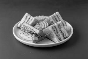 Chicken Club Sandwich (serve : 4 Pcs.)
