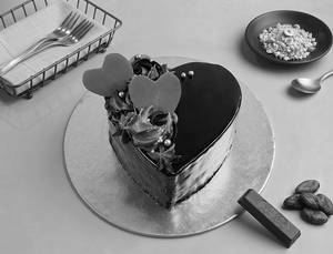 Chocolate Truffle Heart Shape Bento Cake (~250gm)