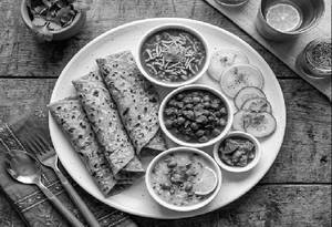 Daily Gujarati Thepla Thali - ( Curry + Thepla) No Rice