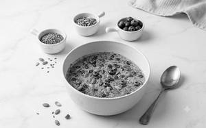 Protein Blueberry Oatmeal Bowl [Protein 18, Kcal 528]