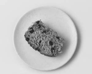 BANANA CHOCOLATE CHIP CAKE LOAF SLICE