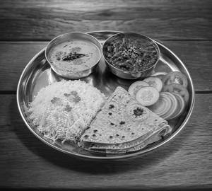 Ghar Jaisi Veg Thali