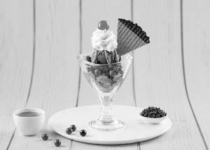 Gooey Belgian Chocolate Crunch Sundae