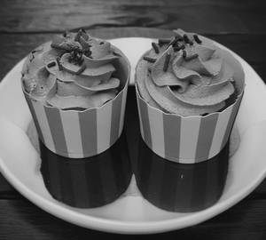 Fresh Cream Chocolate Cupcake
