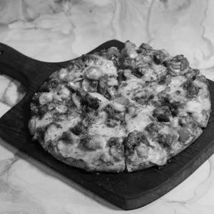 Loaded Chicken Pizza