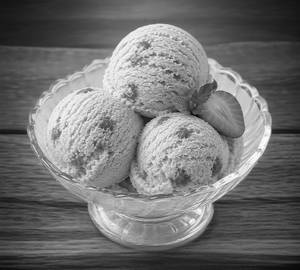 Strawberry Ice Cream 