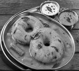 Sambar Vada with chutney ( no onion no garlic)