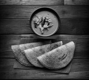 Dosa [3 Pcs] With Chicken Curry