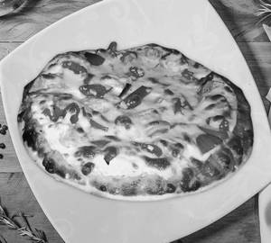 Achari paneer pizza