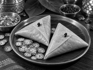 Banarasi Supari Sweet Paan (Contains Supari, Lime Paste) [2 Pcs]