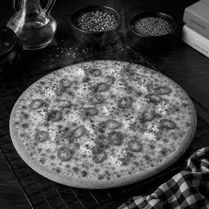 Smoky Paprika Paneer Pizza
