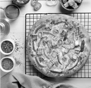 Tandoori Paneer Pizza
