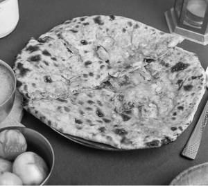 Stuffed Pyaz Parantha (1 Pc.)