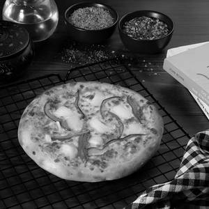 Capsicum + Onion Pizza