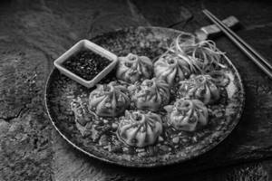 Veg Momos In Hot Garlic [Gravy] [8 Pcs]