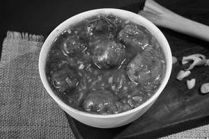 Vegetable Manchurian (gravy) - 8 Pcs