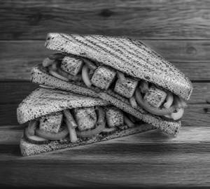 Tandoori Paneer Grilled Veg Sandwich [Jumbo]