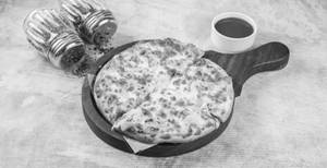 Paneer Onion Pizza Pie