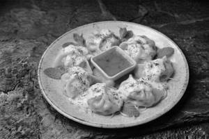 Afghani Veg Momos [8 Pcs]