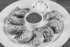 Fried Chicken Momos [8 Pcs]