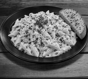 White sauce pasta