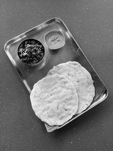 Akki Roti & Karikalan Mushroom Keema