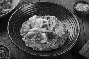 Pan-Fried Noodles - Veg (Serves 1-2)