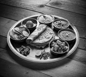 Veg Deluxe Thali