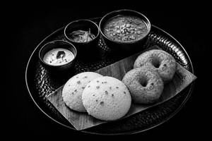 2 Idli + 2 Medu Wada