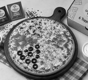 '9' Six6 Topping Pizza