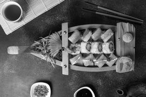 Youmee Sushi Boat - 12 Pcs