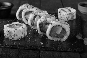 Salmon & Avocado Roll