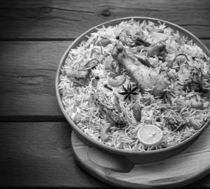 Hyderabadi Chicken Biryani (700 Gram)
