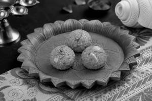 Kesar Pista Motichoor Laddu Box [Long Life]