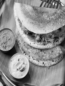 Erra Karam Masala Dosa