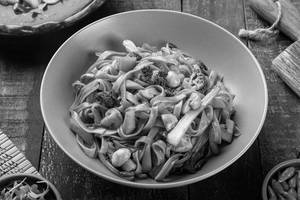 Stir Fried Flat Rice Noodles - Veg (Serves 1-2)