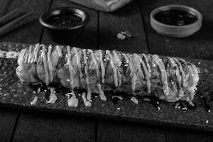 Salmon Aburi Roll
